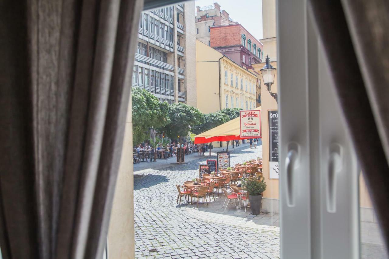 Downtown Pedestrian Zone Apartment Bratislava Bagian luar foto