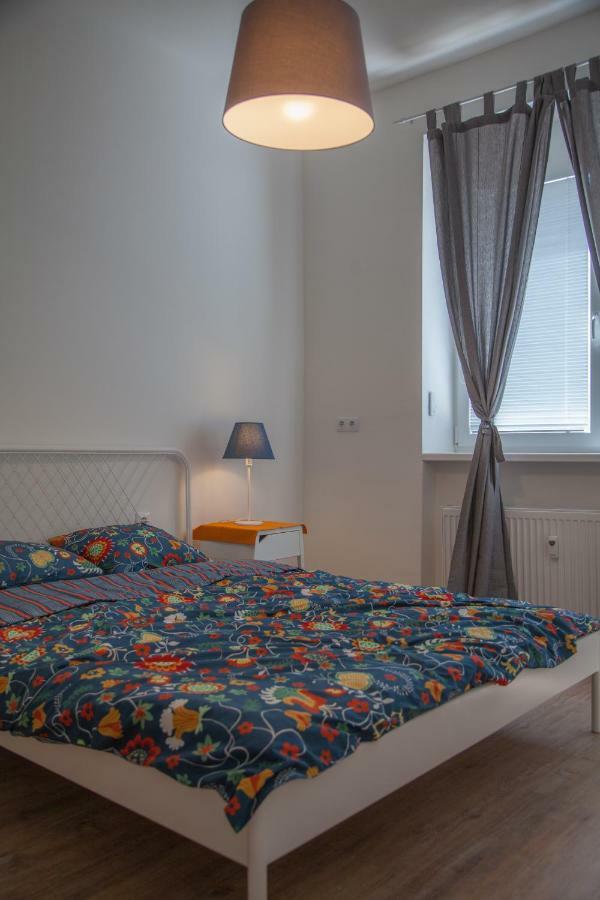 Downtown Pedestrian Zone Apartment Bratislava Bagian luar foto