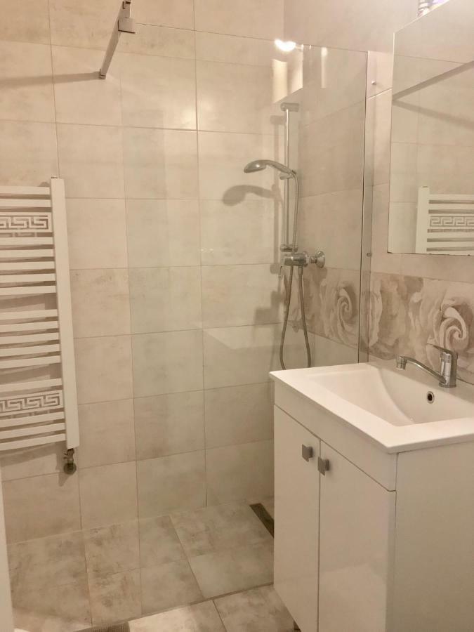 Downtown Pedestrian Zone Apartment Bratislava Bagian luar foto